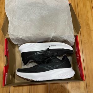 Saucony Women’s Ride 15 running shoe